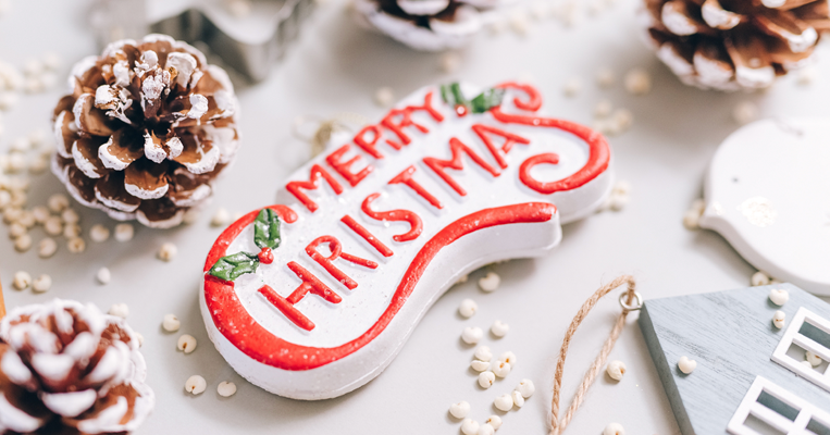 Merry Christmas badge with acorns
